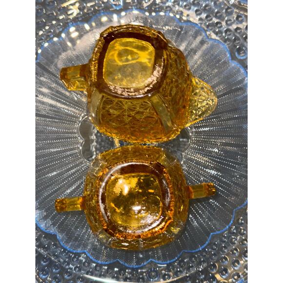 Vintage L.G. Wright Amber Glass Daisy & Button Creamer and Sugar Set - Picture 9 of 9